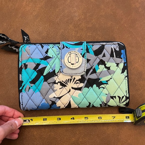 NWOT Vera Bradley Wallet - Picture 2 of 6